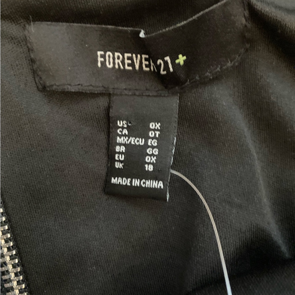 Forever 21 NWT Faux Leather Bralette Harness Buckle Adjustable Black Size OX - Picture 4 of 9